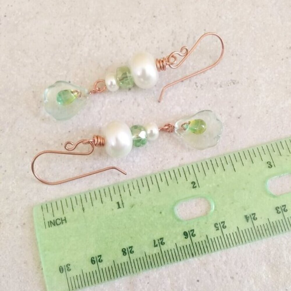 Sexy Romantic + Vibrant! Handmade Spring & Summer Dangle Earrings! Green + White - Picture 7 of 8